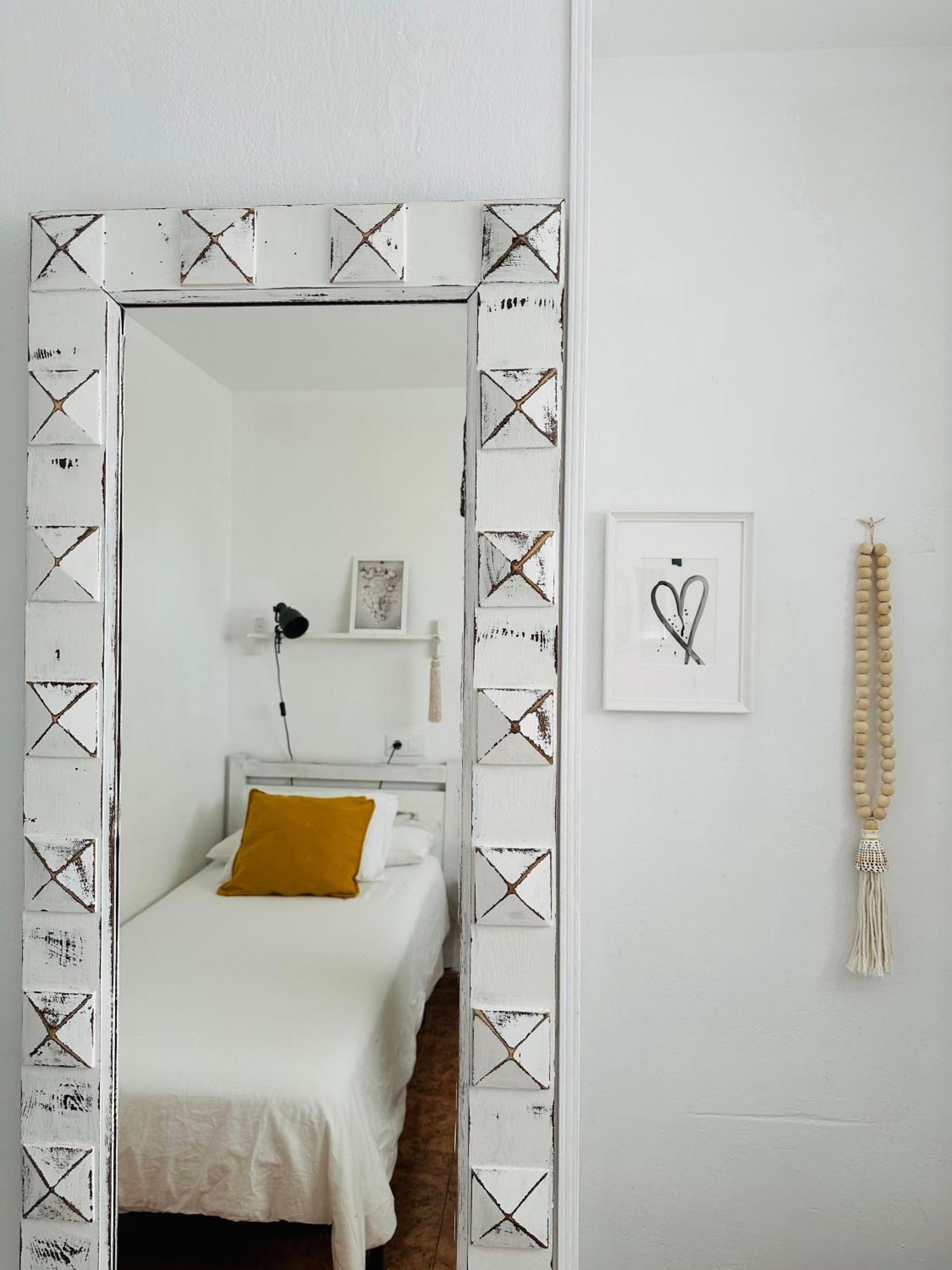 Charming & Cosy Beach Apartment Torremolinos Exteriör bild